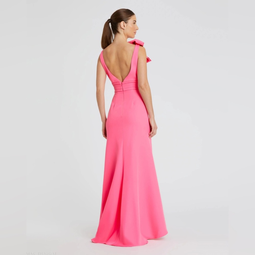 Elegant Pink Bow-Shoulder V-Neck Evening Gown - Picture 2 of 9